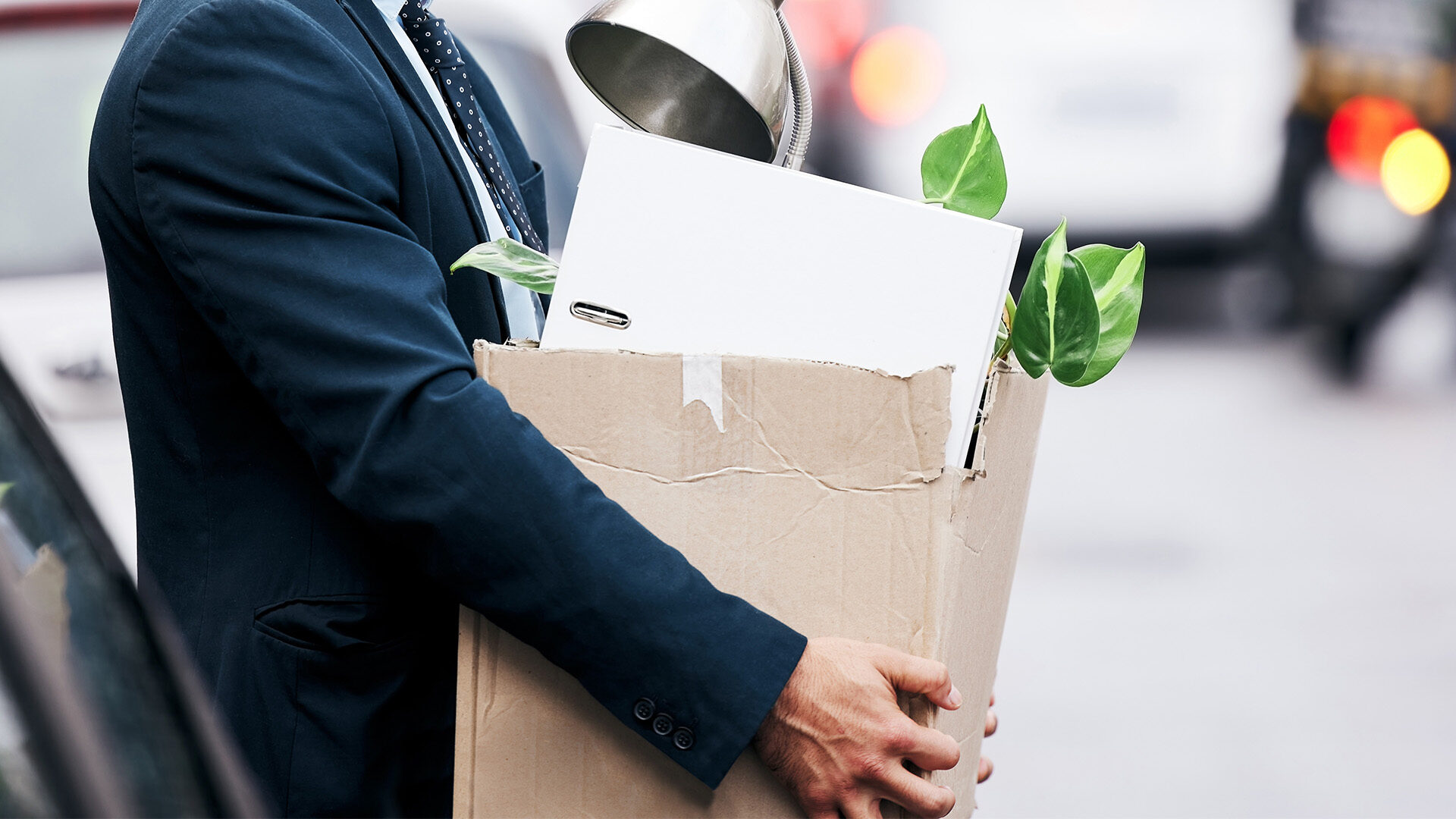 如何解雇一位全职同工